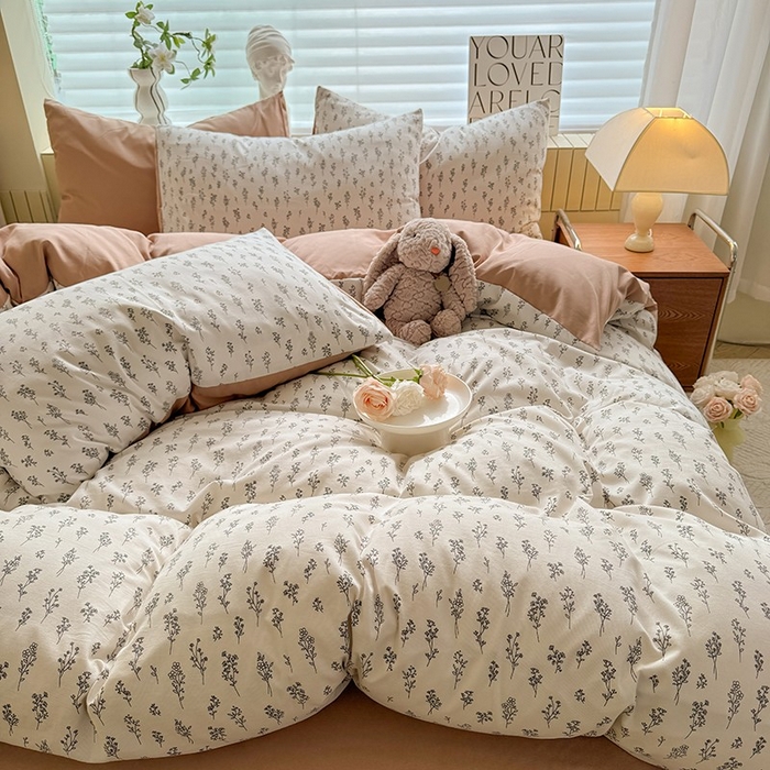 91家纺网 家纺一手货源 找家纺 秋艳家纺 2025新款水洗针织棉四件套 小苍兰