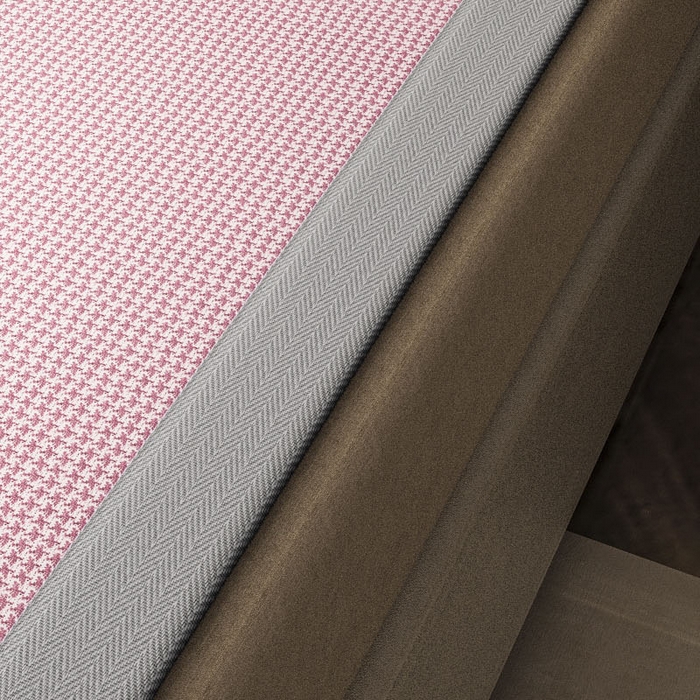 91家纺网 家纺一手货源 找家纺 阿牛席业 2025新款水洗冰晶系列-宽头绣复三明治条席 小牙格-粉-反面三明治款条席