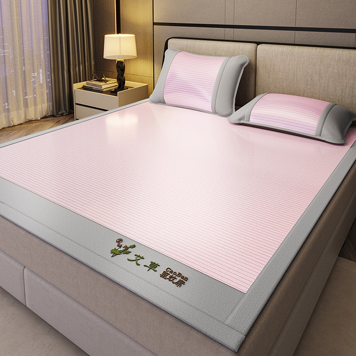 91家纺网 家纺一手货源 找家纺 阿牛席业 2025新款水洗冰晶系列-宽头绣复无纺布条席 水云间-粉-反面无纺布款条席