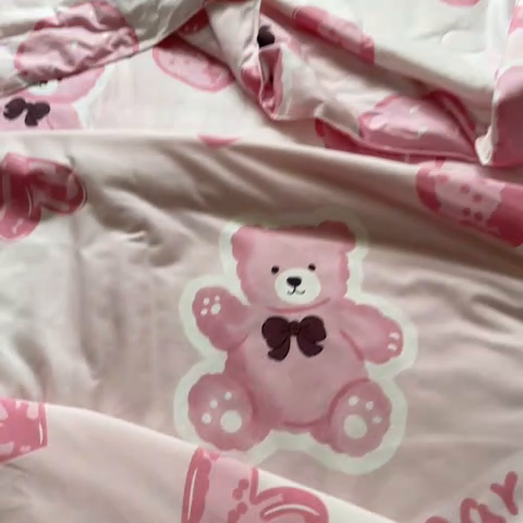 91家纺网 家纺一手货源 找家纺 心卓婴童馆 2025新款A类针织棉被芯—影棚图 爱心小熊