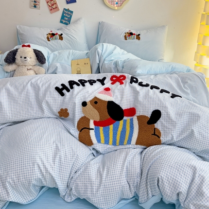 91家纺网 家纺一手货源 找家纺 （总）逸尚阁 2025新款腊肠狗睡衣熊毛巾绣水洗棉四件套【提供买家秀】