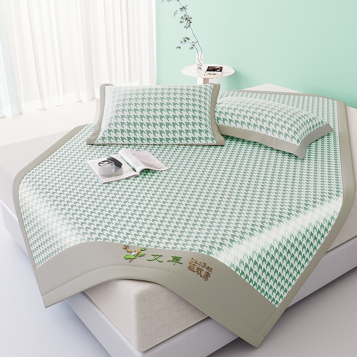 91家纺网 家纺一手货源 找家纺 阿牛席业 2025新款水洗冰晶系列-宽头绣复三明治条席 大千鸟格-绿-反面三明治款条席