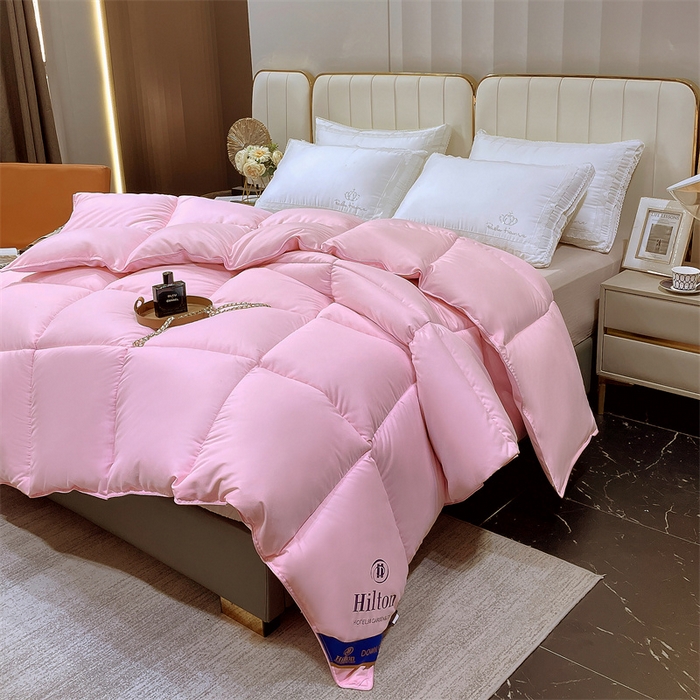 91家纺网 家纺一手货源 找家纺 招财星2店仓储 2025新款款全棉防羽布希尔顿被 粉色