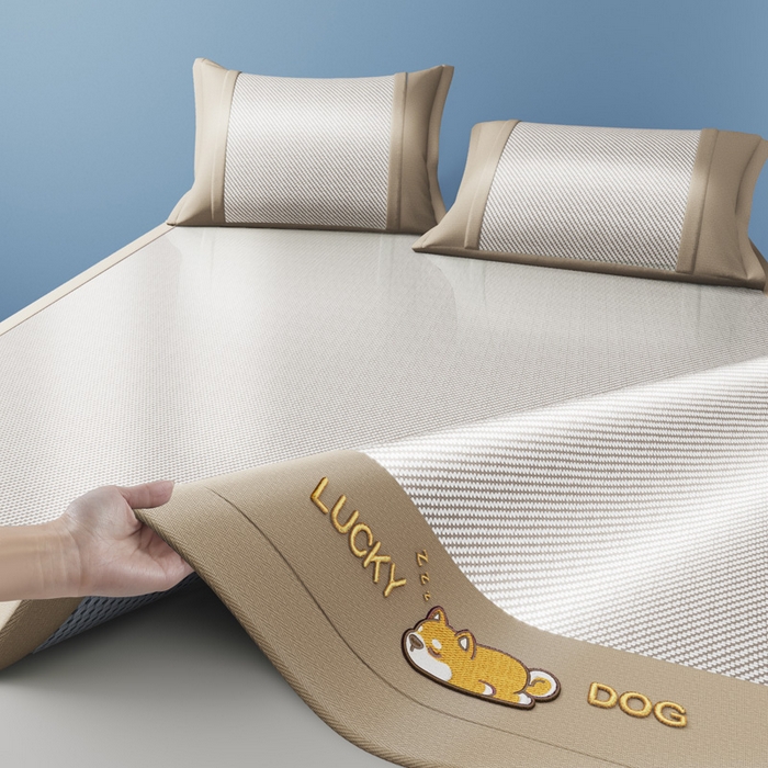 91家纺网 家纺一手货源 找家纺 阿牛席业 2025新款冰藤凉席系列帕帕狗 帕帕狗-咖色