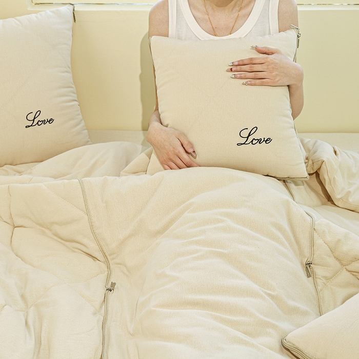 91家纺网 家纺一手货源 找家纺 番茄+ 2025新款全棉麻感纯色抱枕被 卡其