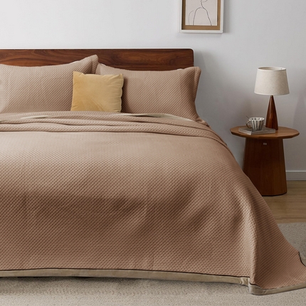 恩和家纺 2025新款包边款星光压花床盖 浅咖