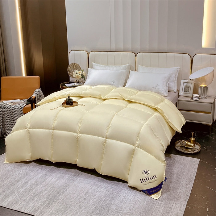 91家纺网 家纺一手货源 找家纺 招财星2店仓储 2025新款款全棉防羽布希尔顿被 米黄色