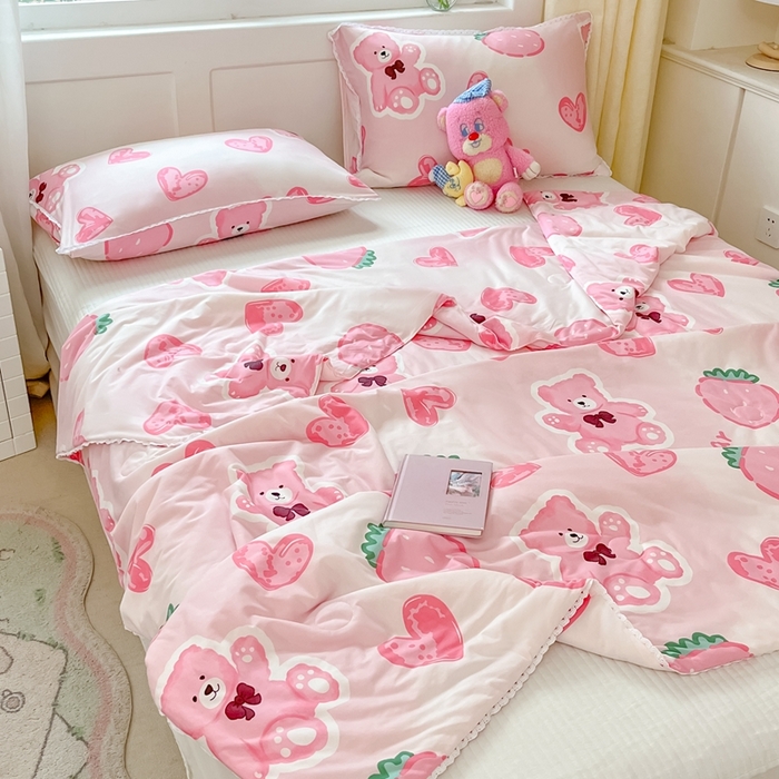 91家纺网 家纺一手货源 找家纺 心卓婴童馆 2025新款A类针织棉被芯—影棚图 爱心小熊