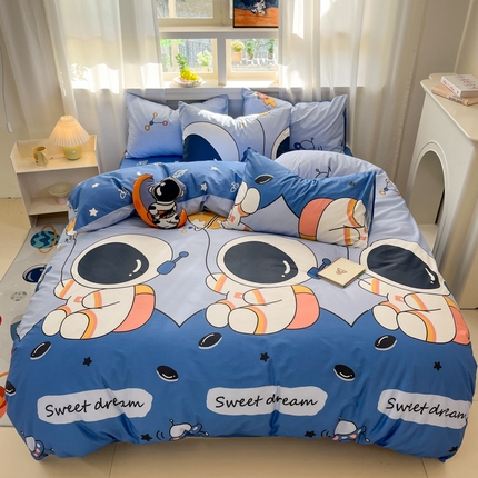 91家纺网 家纺一手货源 找家纺 孩子王家纺 2025新款亲肤活性小版纯棉专版太空人卡通学生儿童宿舍四件套系列 快乐宇航员