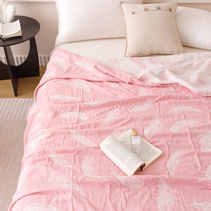 91家纺网 家纺一手货源 找家纺 朴尔家纺-毛巾被 2025新款全棉水洗柔绉三层纱布毛巾被 夏梦-粉