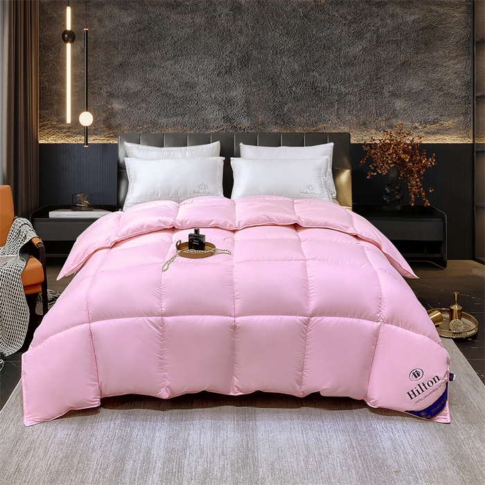 91家纺网 家纺一手货源 找家纺 招财星2店仓储 2025新款款全棉防羽布希尔顿被 粉色