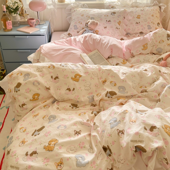 91家纺网 家纺一手货源 找家纺 慕澄家纺 2025新款法式浪漫风花边款水洗棉四件套 花边款-狗狗派对