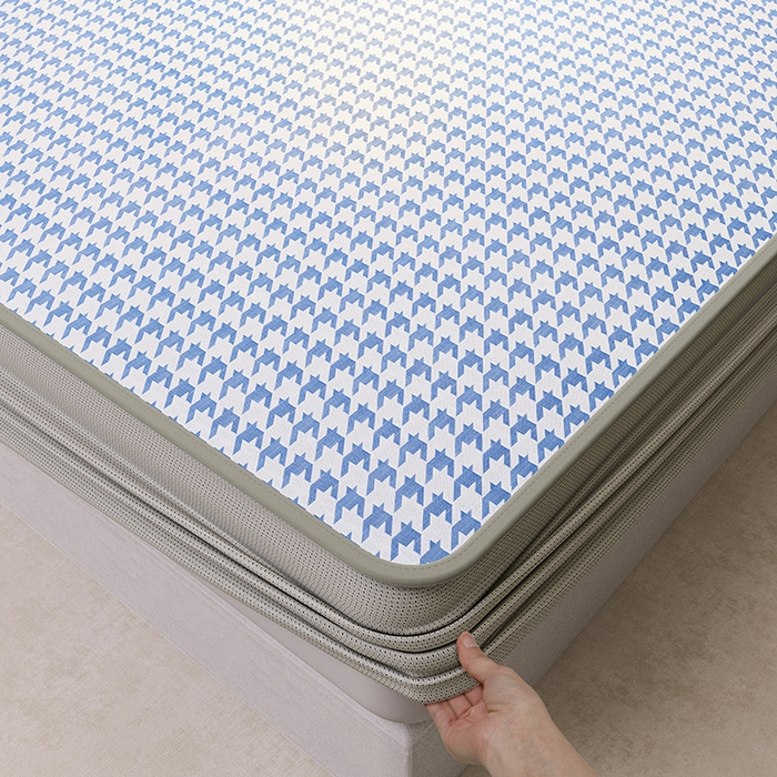 91家纺网 家纺一手货源 找家纺 阿牛席业 2025新款水洗冰晶系列-小边床笠款 大千鸟格-蓝-床笠反面无纺布款