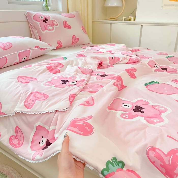 91家纺网 家纺一手货源 找家纺 心卓婴童馆 2025新款A类针织棉被芯—影棚图 爱心小熊