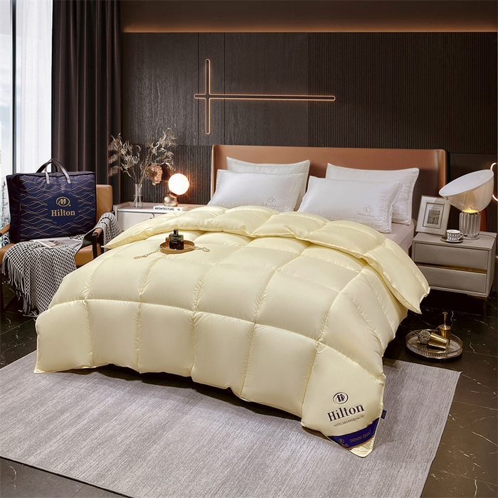 91家纺网 家纺一手货源 找家纺 招财星2店仓储 2025新款款全棉防羽布希尔顿被 米黄色