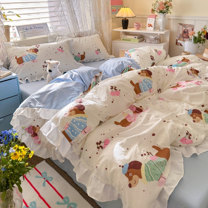 91家纺网 家纺一手货源 找家纺 慕澄家纺 2025新款法式浪漫风花边款水洗棉四件套 花边款-腊肠狗