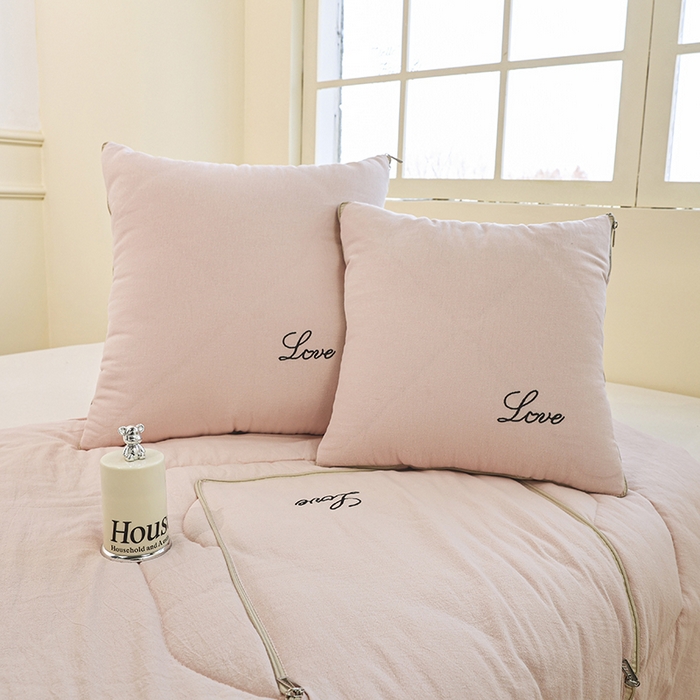 91家纺网 家纺一手货源 找家纺 番茄+ 2025新款全棉麻感纯色抱枕被 粉玉