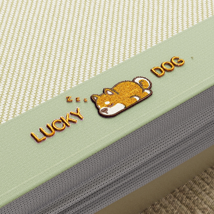 91家纺网 家纺一手货源 找家纺 阿牛席业 2025新款冰藤凉席系列帕帕狗 帕帕狗床笠-绿色