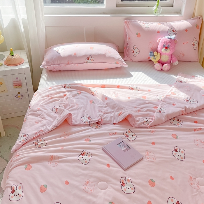 91家纺网 家纺一手货源 找家纺 心卓婴童馆 2025新款A类针织棉被芯—影棚图 爱心小兔