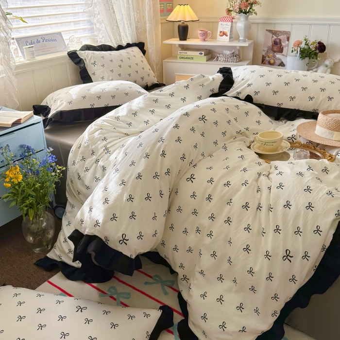 91家纺网 家纺一手货源 找家纺 慕澄家纺 2025新款法式浪漫风花边款水洗棉四件套 花边款-黑系蝴蝶结