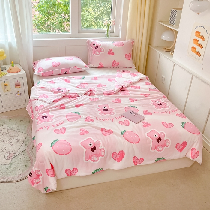 91家纺网 家纺一手货源 找家纺 心卓婴童馆 2025新款A类针织棉被芯—影棚图 爱心小熊