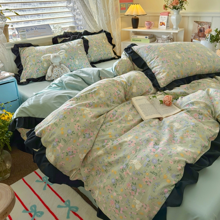 91家纺网 家纺一手货源 找家纺 慕澄家纺 2025新款法式浪漫风花边款水洗棉四件套 花边款-碎花兔兔