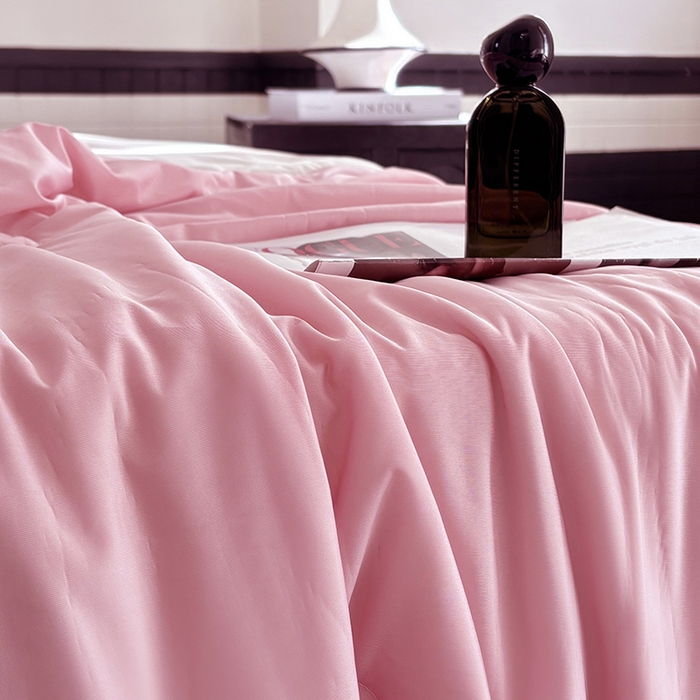 91家纺网 家纺一手货源 找家纺 梦恬佳 2025新款A类凉感夏被系列 樱桃粉