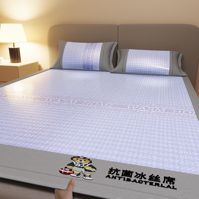91家纺网 家纺一手货源 找家纺 阿牛席业 2025新款熊先生凉感冰丝系列凉席 熊先生-蓝