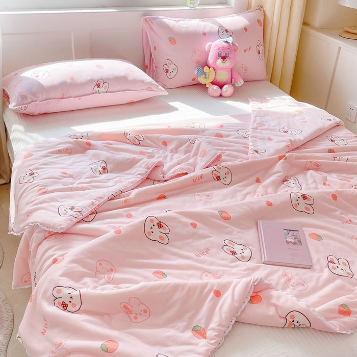 91家纺网 家纺一手货源 找家纺 心卓婴童馆 2025新款A类针织棉被芯—影棚图 爱心小兔