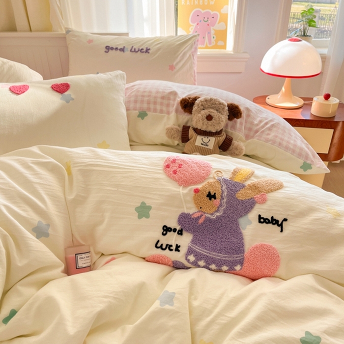 91家纺网 家纺一手货源 找家纺 葡萄家 2025专版高克重超萌卡通格子双拼毛巾绣软糯糯水洗棉四件套 星星兔