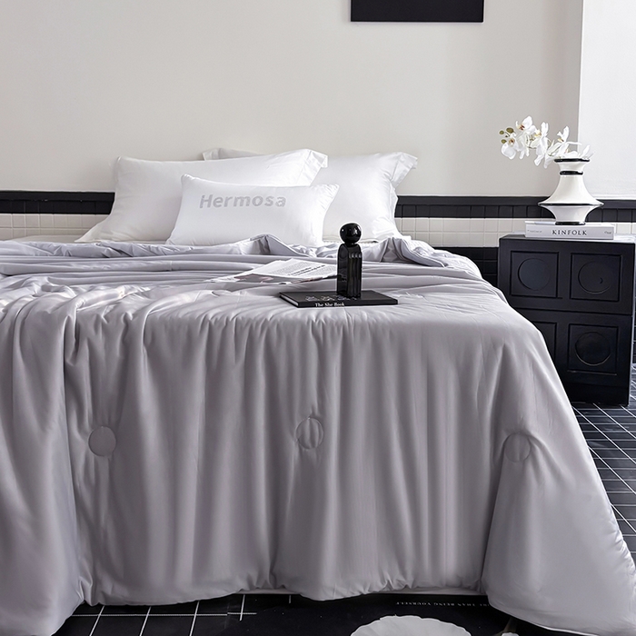 91家纺网 家纺一手货源 找家纺 梦恬佳 2025新款A类凉感夏被系列 绅士灰