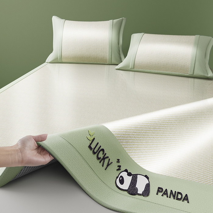 91家纺网 家纺一手货源 找家纺 阿牛席业 2025新款冰藤凉席系列帕帕狗 帕帕熊-绿色