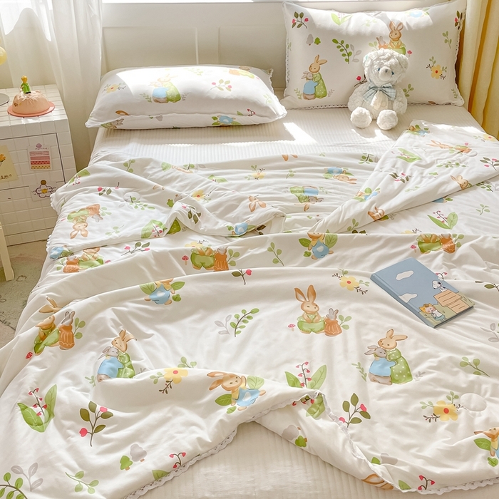 91家纺网 家纺一手货源 找家纺 心卓婴童馆 2025新款A类针织棉被芯—影棚图 小兔团子