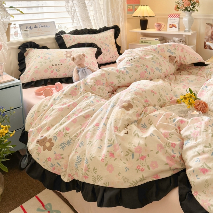 91家纺网 家纺一手货源 找家纺 慕澄家纺 2025新款法式浪漫风花边款水洗棉四件套 花边款-花园宝贝