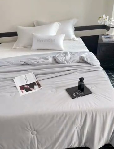 91家纺网 家纺一手货源 找家纺 梦恬佳 2025新款A类凉感夏被系列 绅士灰