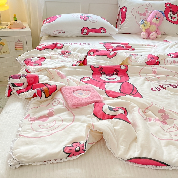 91家纺网 家纺一手货源 找家纺 心卓婴童馆 2025新款A类针织棉被芯—影棚图 花朵熊