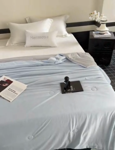 91家纺网 家纺一手货源 找家纺 梦恬佳 2025新款A类凉感夏被系列 天空蓝