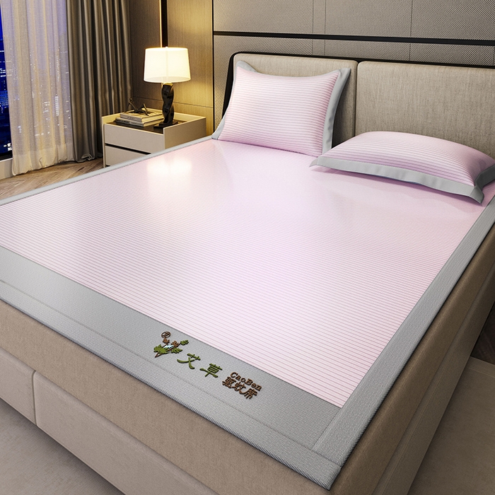 91家纺网 家纺一手货源 找家纺 阿牛席业 2025新款水洗冰晶系列-宽头绣复三明治条席 水云间-粉-反面三明治款条席