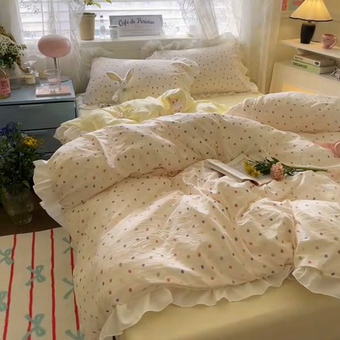 91家纺网 家纺一手货源 找家纺 慕澄家纺 2025新款法式浪漫风花边款水洗棉四件套 花边款-奶油波点