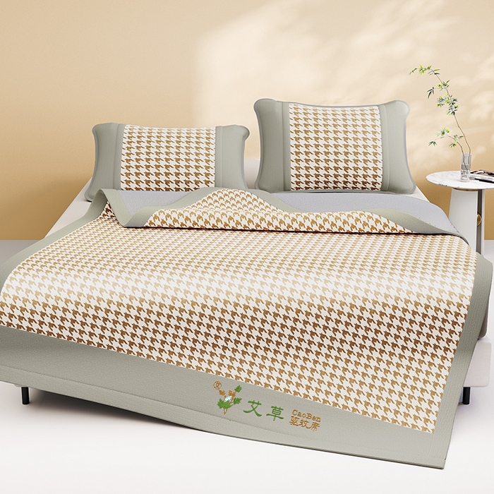 91家纺网 家纺一手货源 找家纺 阿牛席业 2025新款水洗冰晶系列-宽头绣复无纺布条席 大千鸟格-咖-反面无纺布款条席