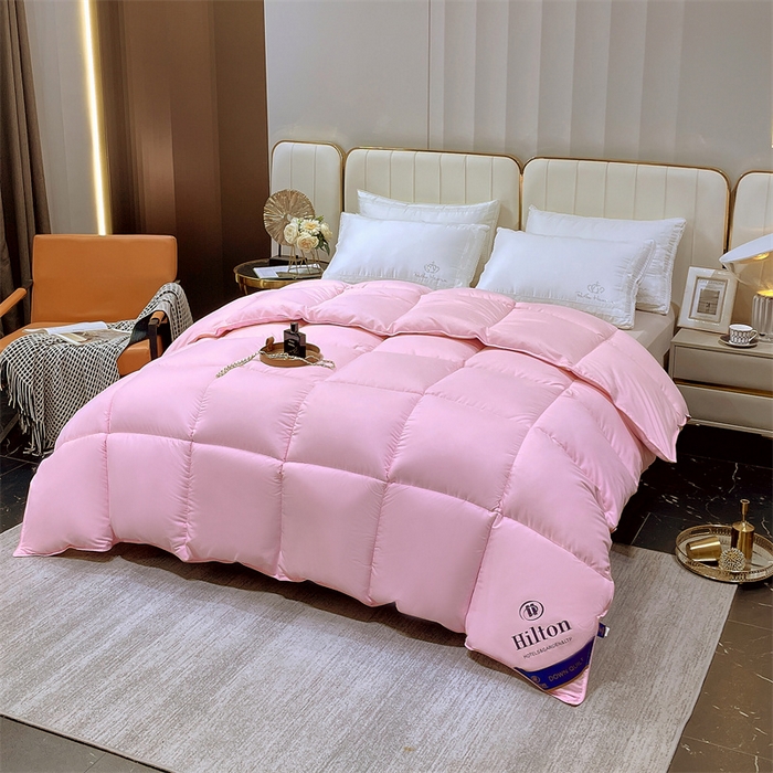 91家纺网 家纺一手货源 找家纺 招财星2店仓储 2025新款款全棉防羽布希尔顿被 粉色