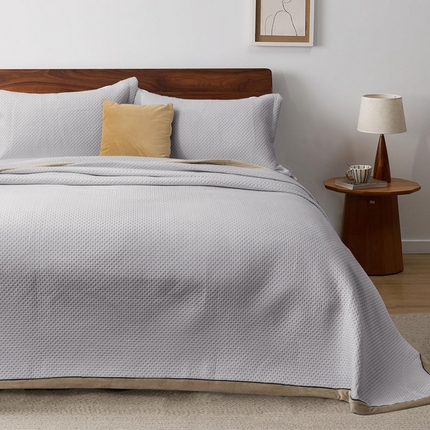 恩和家纺 2025新款包边款星光压花床盖 浅灰