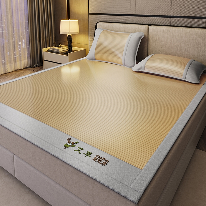 91家纺网 家纺一手货源 找家纺 阿牛席业 2025新款水洗冰晶系列-宽头绣复无纺布条席 水云间-咖-反面无纺布款条席