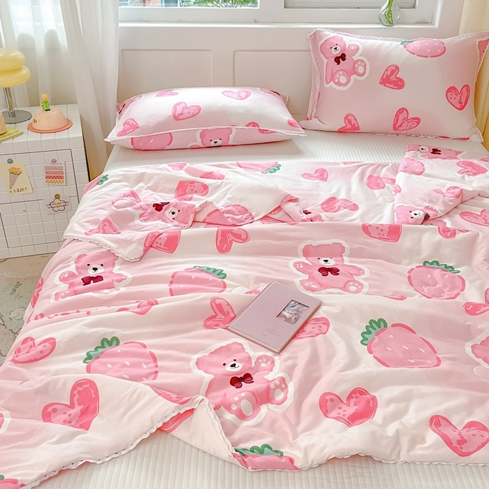 91家纺网 家纺一手货源 找家纺 心卓婴童馆 2025新款A类针织棉被芯—影棚图 爱心小熊