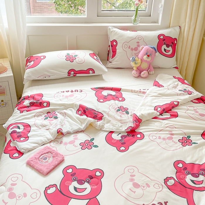 91家纺网 家纺一手货源 找家纺 心卓婴童馆 2025新款A类针织棉被芯—影棚图 花朵熊