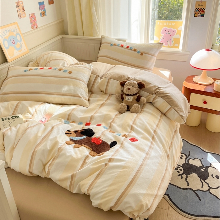 91家纺网 家纺一手货源 找家纺 葡萄家 2025专版高克重超萌卡通格子双拼毛巾绣软糯糯水洗棉四件套 腊肠狗狗