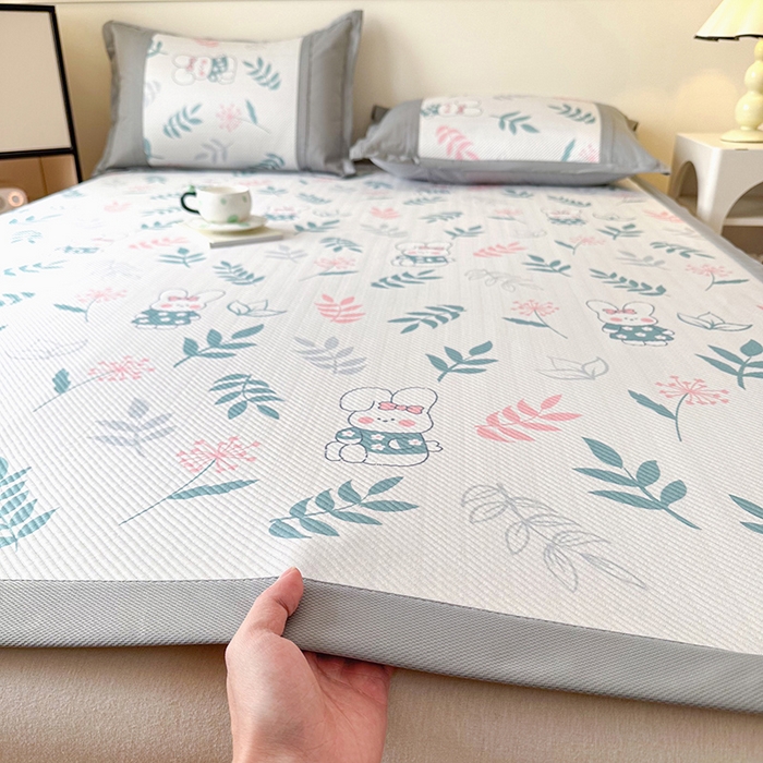 91家纺网 家纺一手货源 找家纺 阿牛席业 2025新款凉感印花软席系列一 花枝小兔