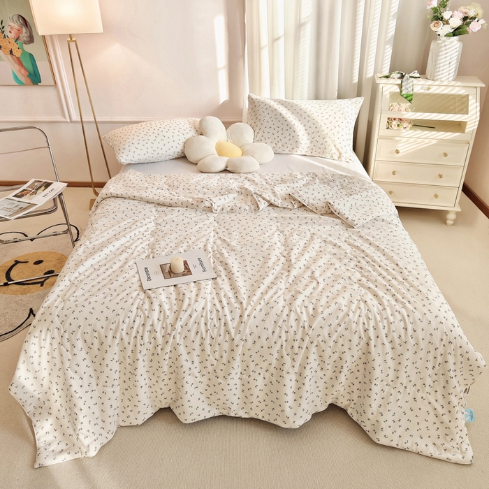 91家纺网 家纺一手货源 找家纺 尊妙被业 2025新款嘭嘭软水洗棉夏被 小花野-紫