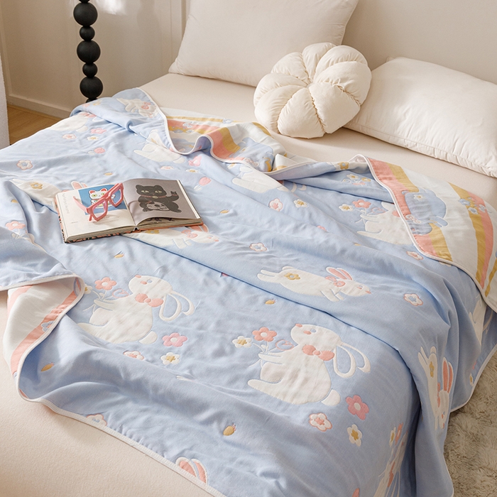 91家纺网 家纺一手货源 找家纺 悦然毛巾被 2025新款全棉６层纱毛巾被 花漾捧花蓝