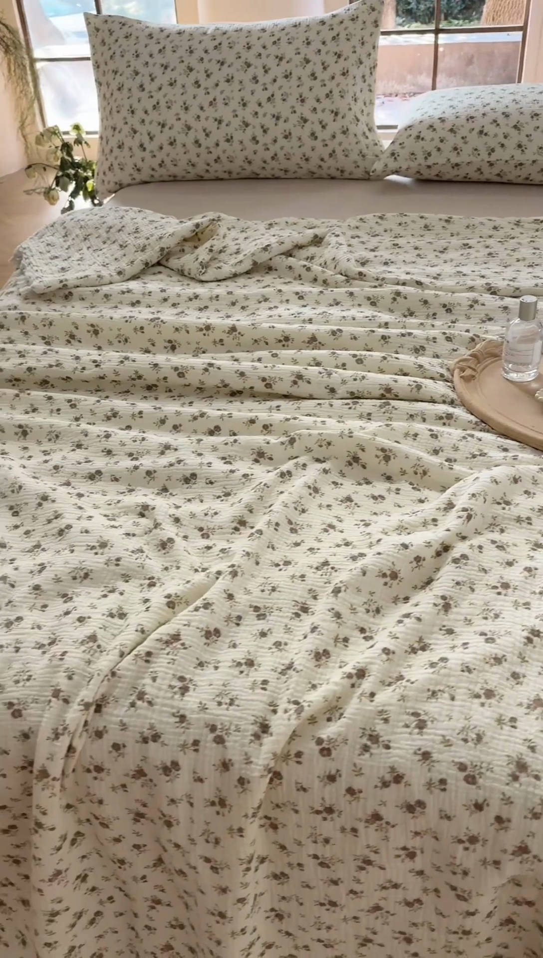 91家纺网 家纺一手货源 找家纺 木楌家居2025新款全棉皱皱纱花边款大豆夏被 纤月